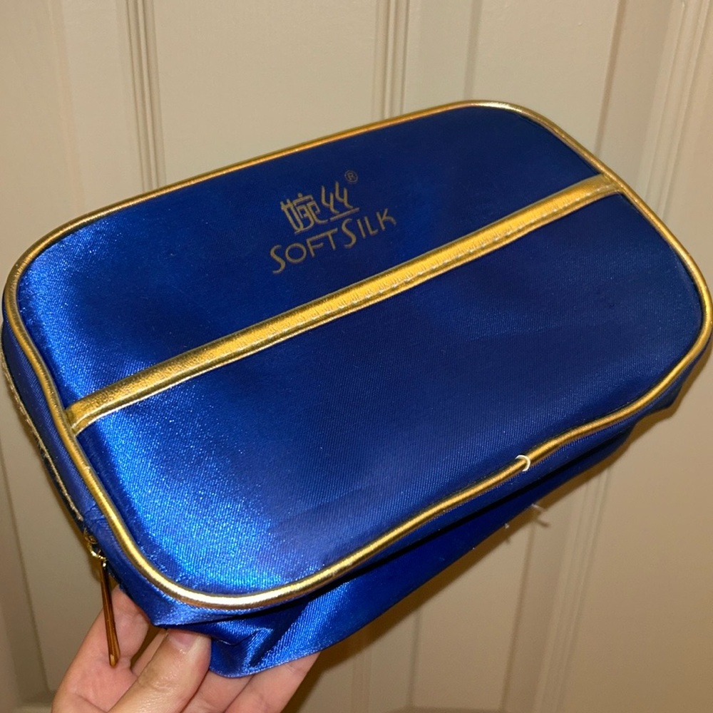 Makeup purse